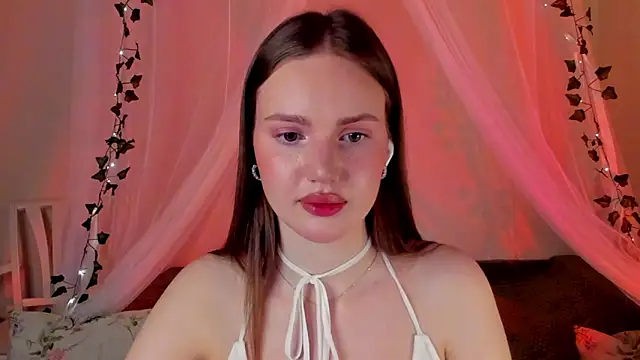 Snapshot of MishkaMe chatting on 12.15.24 MishkaMe online show from 12.15.24