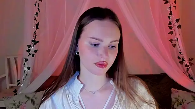 Snapshot of MishkaMe chatting on 12.22.24 MishkaMe online show from 12.22.24