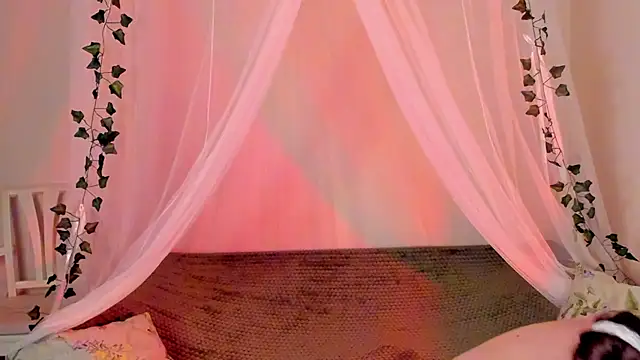 Snapshot of MishkaMe chatting on 12.30.24 MishkaMe online show from 12.30.24