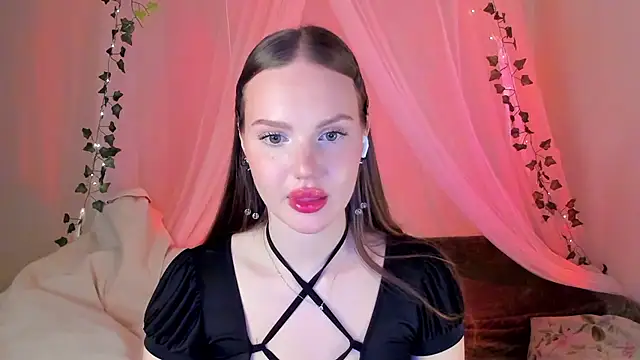 Snapshot of MishkaMe chatting on 01.19.25 MishkaMe online show from 01.19.25