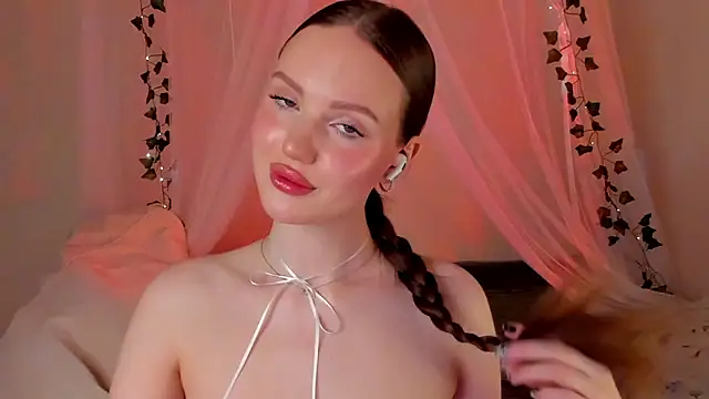 Snapshot of MishkaMe chatting on 01.24.25 MishkaMe online show from 01.24.25