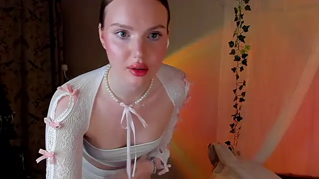 Snapshot of MishkaMe chatting on 01.27.25 MishkaMe online show from 01.27.25