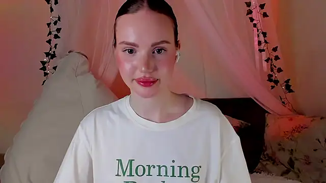 Snapshot of MishkaMe chatting on 02.03.25 MishkaMe online show from 02.03.25