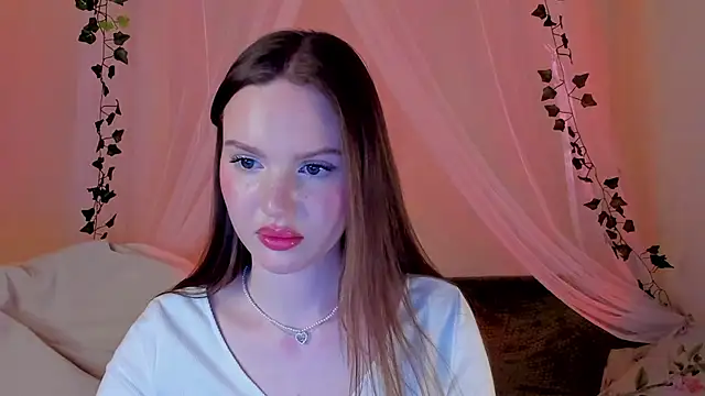 Snapshot of MishkaMe chatting on 02.21.25 MishkaMe online show from 02.21.25