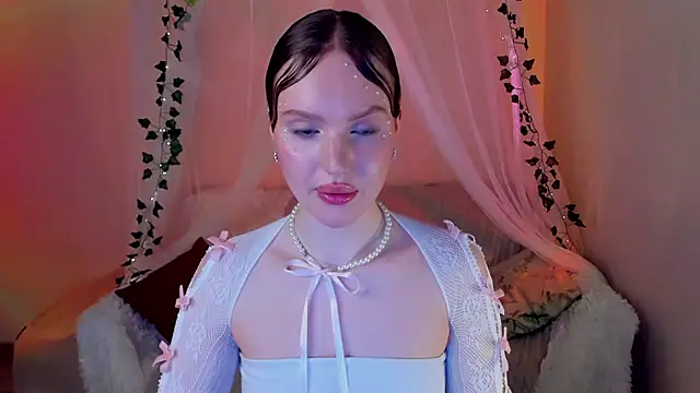 Snapshot of MishkaMe chatting on 03.06.25 MishkaMe online show from 03.06.25