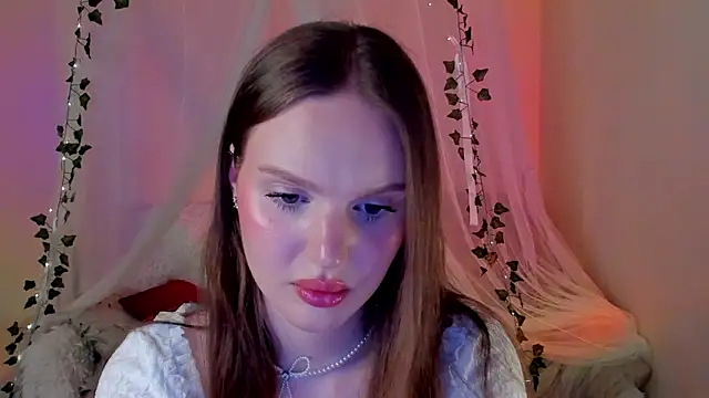 Snapshot of MishkaMe chatting on 03.21.25 MishkaMe online show from 03.21.25