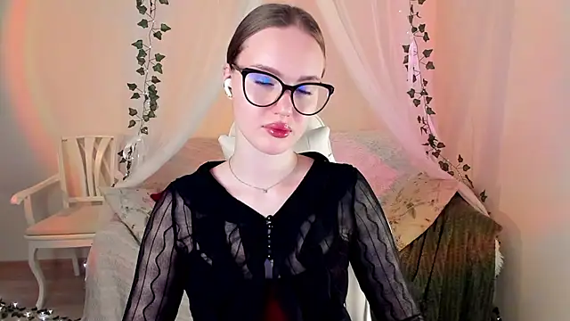 Snapshot of MishkaMe chatting on 09.12.25 MishkaMe online show from 09.12.25