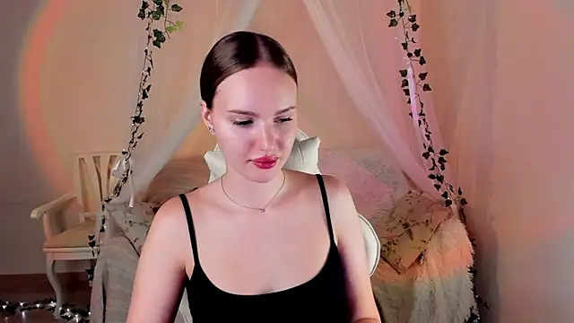 Snapshot of MishkaMe chatting on 09.14.25 MishkaMe online show from 09.14.25