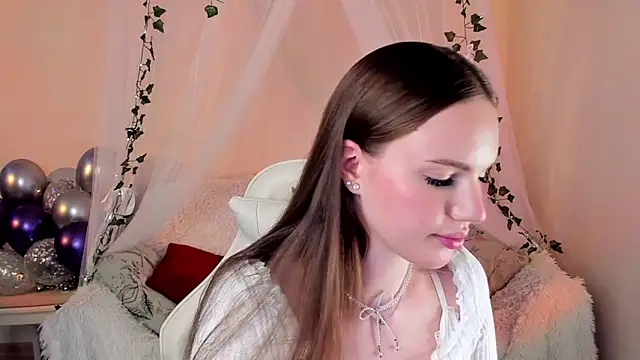 Snapshot of MishkaMe chatting on 09.24.25 MishkaMe online show from 09.24.25