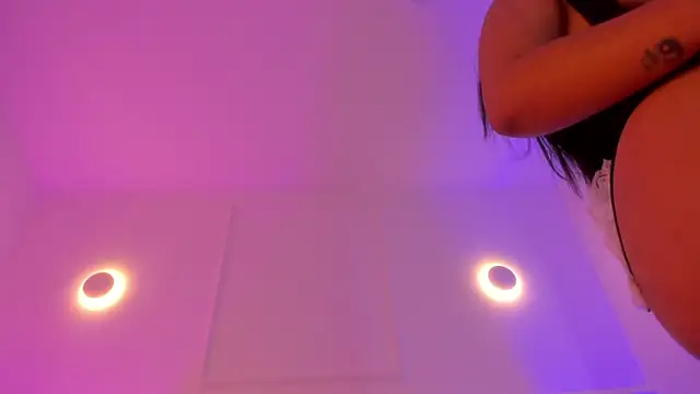 Snapshot of pamelaa_vega chatting on 10.23.25 pamelaa vega online show from 10.23.25