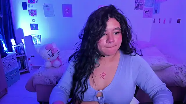 Snapshot of StephaniFox chatting on 12.28.24 StephaniFox online show from 12.28.24