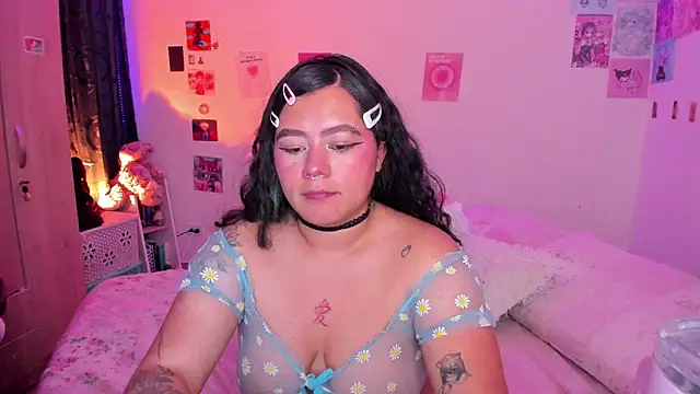 Snapshot of StephaniFox chatting on 12.29.24 StephaniFox online show from 12.29.24