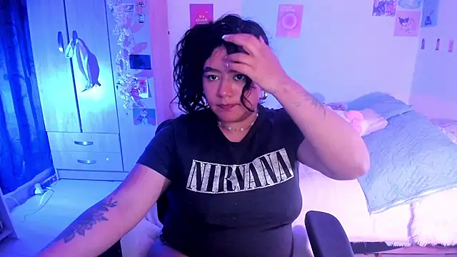 Snapshot of StephaniFox chatting on 02.19.25 StephaniFox online show from 02.19.25