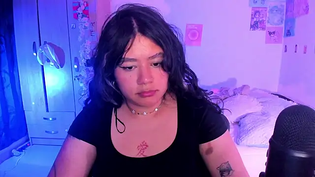 Snapshot of StephaniFox chatting on 02.20.25 StephaniFox online show from 02.20.25