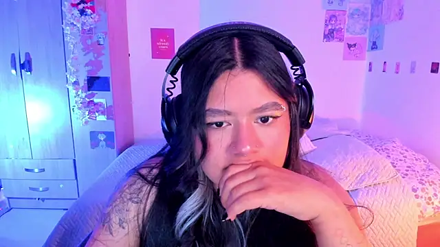 Snapshot of StephaniFox chatting on 02.26.25 StephaniFox online show from 02.26.25