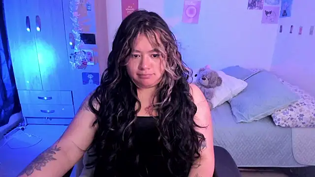 Snapshot of StephaniFox chatting on 03.07.25 StephaniFox online show from 03.07.25