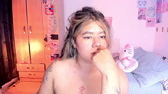 Snapshot of StephaniFox chatting on 03.12.25 StephaniFox online show from 03.12.25