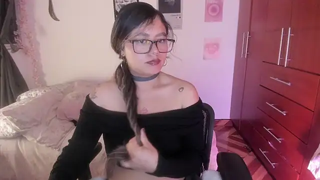 StephaniFox online show from 12.19.25