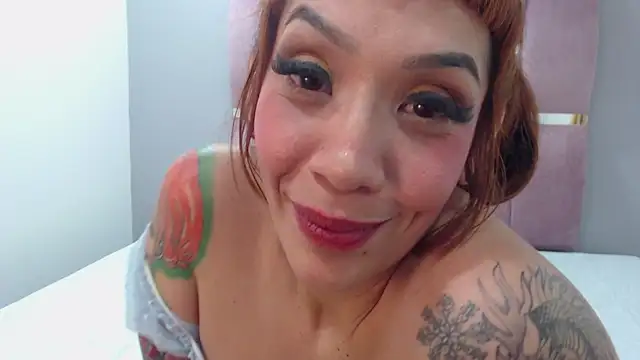 Snapshot of EmiliaKurt chatting on 03.12.25 EmiliaKurt online show from 03.12.25