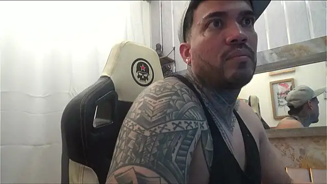 Angel sex latin online show from 10.31.25