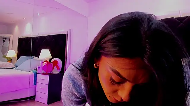 Snapshot of Holly_Brensonexx_ chatting on 02.16.25 Holly Brensonexx online show from 02.16.25