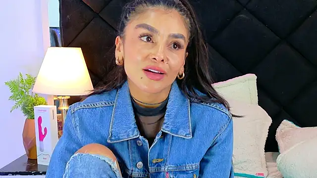 Snapshot of Holly_Brensonexx_ chatting on 09.27.25 Holly Brensonexx online show from 09.27.25