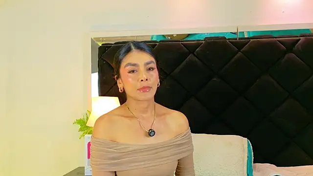 Snapshot of Holly_Brensonexx_ chatting on 11.12.25 Holly Brensonexx online show from 11.12.25