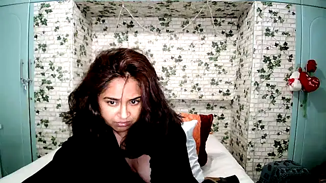 Cute Indian00 online show from 01.12.25