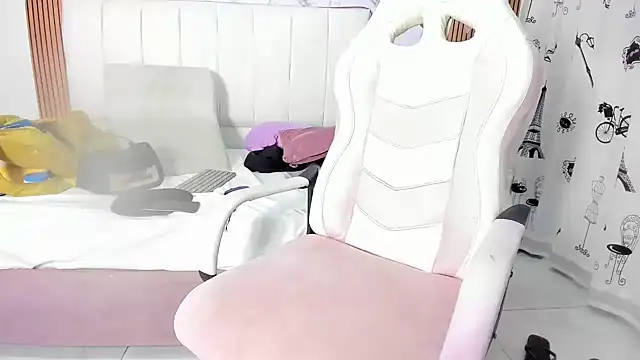 Snapshot of lilith_horny chatting on 07.10.26 lilith horny online show from 07.10.26