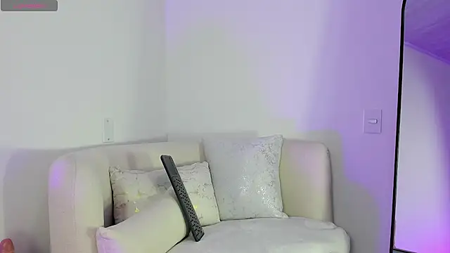 Snapshot of 1m_megan chatting on 10.07.25 1m megan online show from 10.07.25