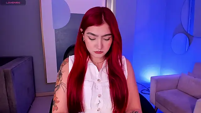 Snapshot of ViolettCastel chatting on 09.18.25 ViolettCastel online show from 09.18.25