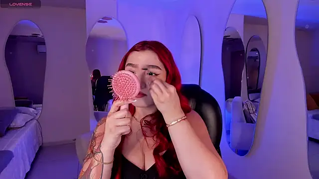 Snapshot of ViolettCastel chatting on 09.29.25 ViolettCastel online show from 09.29.25