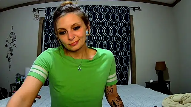 ZeelaXoXo online show from 02.02.25