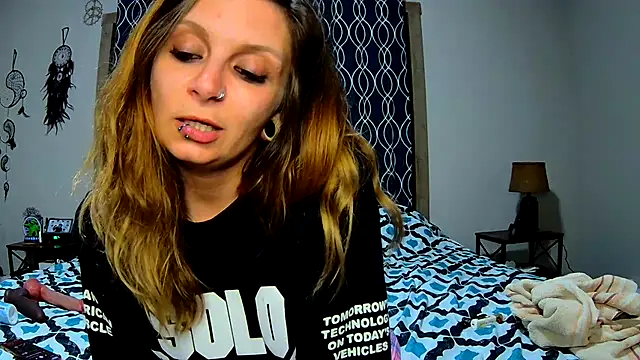 ZeelaXoXo online show from 03.20.25