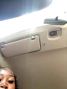 Snapshot of AssMilkymellowxx chatting on 11.19.25 AssMilkymellowxx online show from 11.19.25