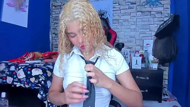 sofiacastillo01 online show from 03.15.25