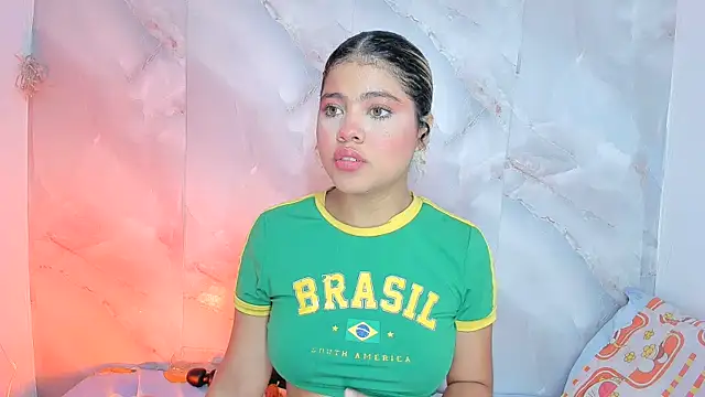 sofiacastillo01 online show from 06.12.26