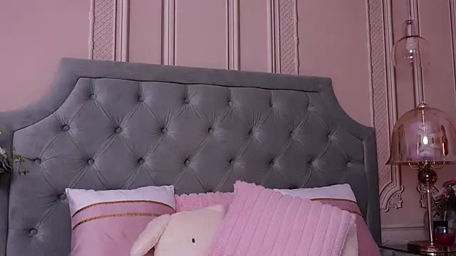 LucyAddison online show from 03.29.26