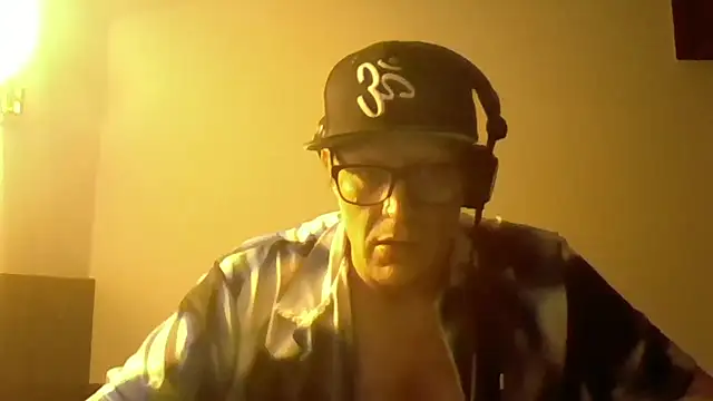 Bigthroaterboy online show from 12.12.24