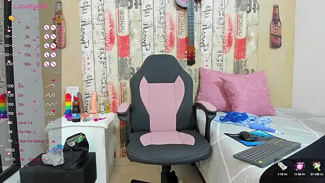 Snapshot of galatea_rous chatting on 01.28.25 galatea rous online show from 01.28.25