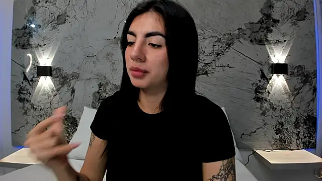 ANTONELLA  ROUSE  online show from 03.12.25