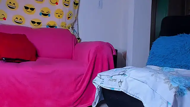 Snapshot of kerlysmith_24 chatting on 10.08.25 kerlysmith 24 online show from 10.08.25