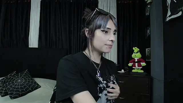 Snapshot of Goddess_Mortem chatting on 12.18.24 Goddess Mortem online show from 12.18.24