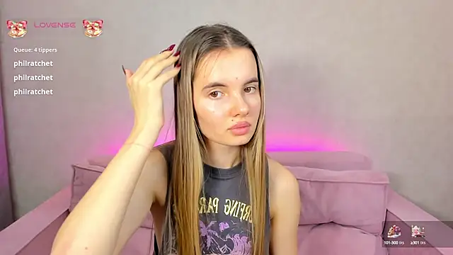 Snapshot of Erika_Carpenter chatting on 12.14.24 Erika Carpenter online show from 12.14.24