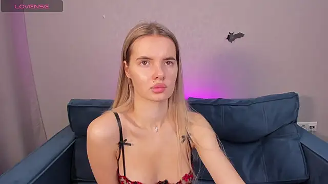 Snapshot of Erika_Carpenter chatting on 01.14.25 Erika Carpenter online show from 01.14.25