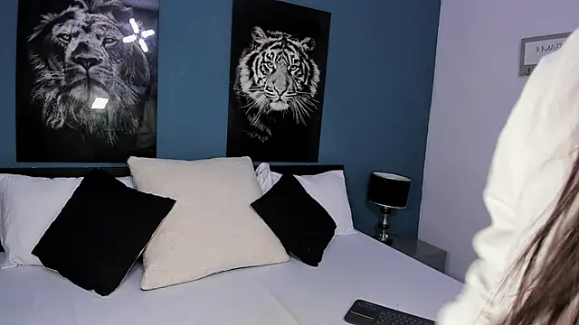 Liana Bernocchi online show from 03.06.25