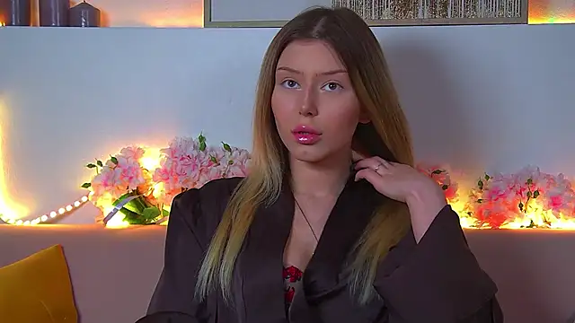 Snapshot of LiliaBianka chatting on 02.16.25 LiliaBianka online show from 02.16.25