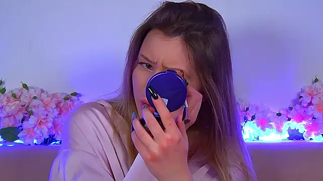 Snapshot of LiliaBianka chatting on 02.18.25 LiliaBianka online show from 02.18.25