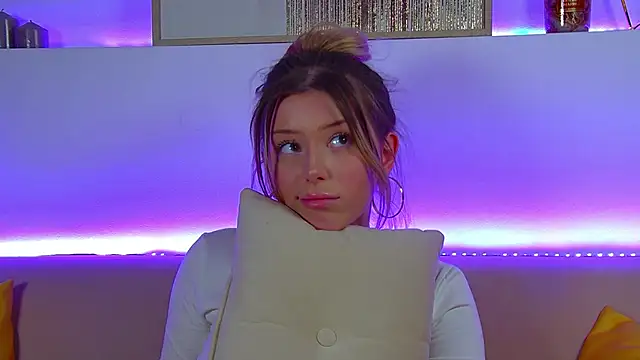 Snapshot of LiliaBianka chatting on 02.28.25 LiliaBianka online show from 02.28.25