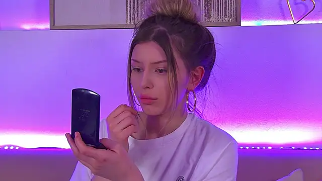 Snapshot of LiliaBianka chatting on 03.18.25 LiliaBianka online show from 03.18.25